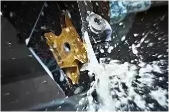 防止切削液發(fā)臭,還鋁合金壓鑄車間一個(gè)良好的環(huán)境 防止切削液發(fā)臭,還鋁合金壓鑄車間一個(gè)良好的環(huán)境